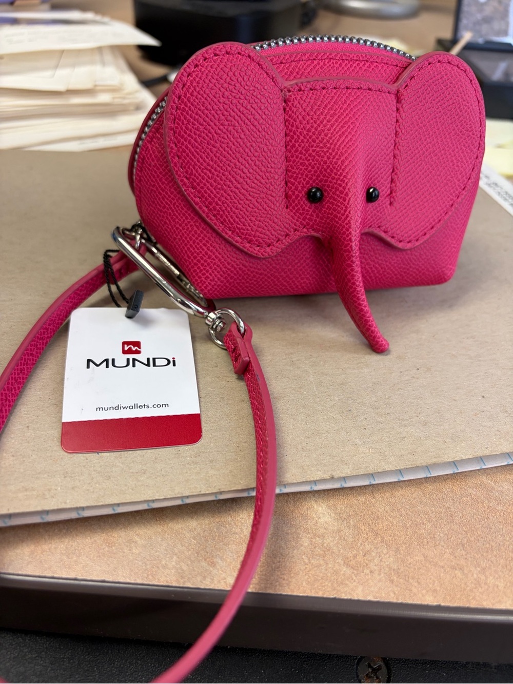 Mundi Pocket Pet Pink Elephant Wristlet NWT - Picture 2 of 4